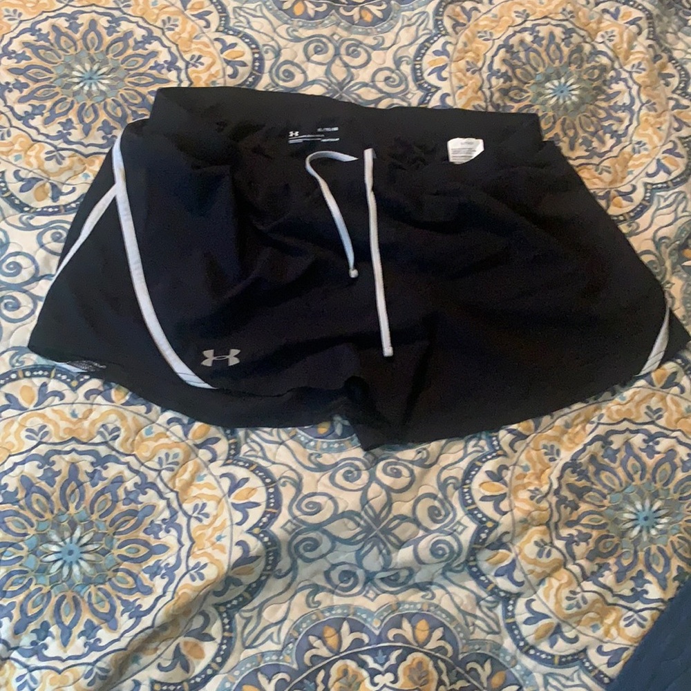 Women’s Under armour XL workout shorts